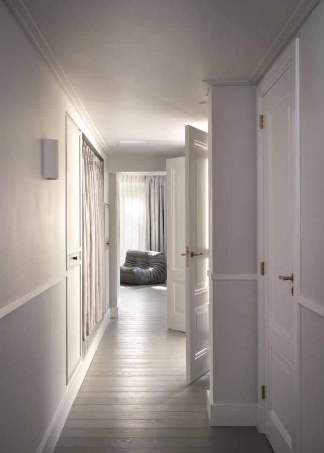 Boutique Hotel Benedict Noordwijk Extérieur photo A typical corridor