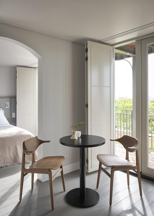 Boutique Hotel Benedict Noordwijk Extérieur photo A room at the hotel