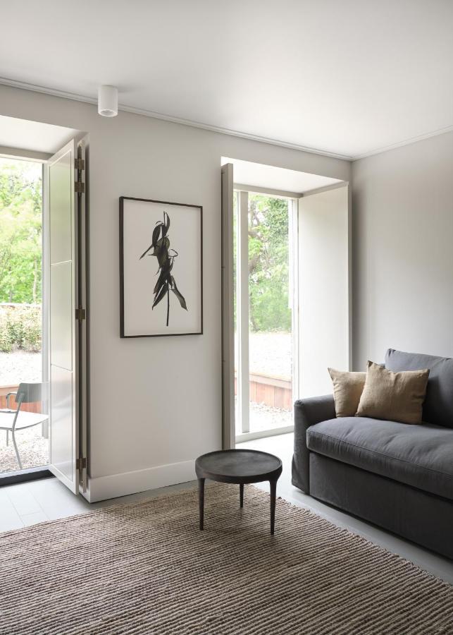 Boutique Hotel Benedict Noordwijk Extérieur photo A work by the artist
