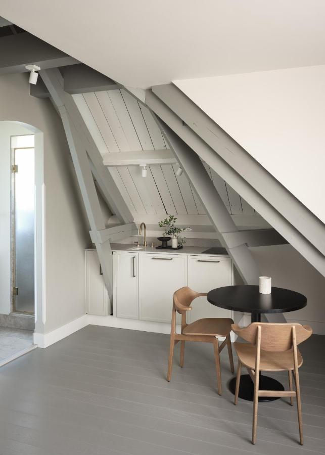 Boutique Hotel Benedict Noordwijk Extérieur photo A small kitchen in a Danish apartment