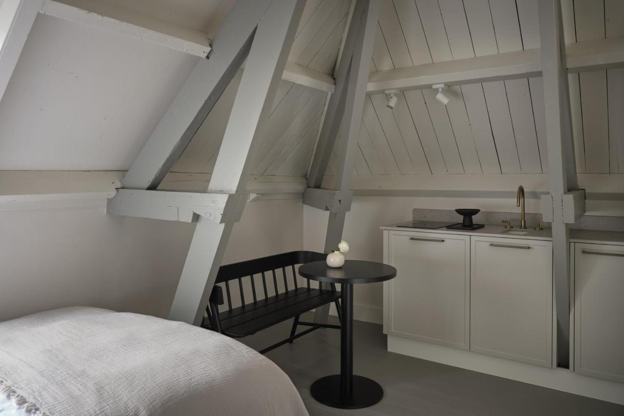 Boutique Hotel Benedict Noordwijk Extérieur photo A room at the hotel
